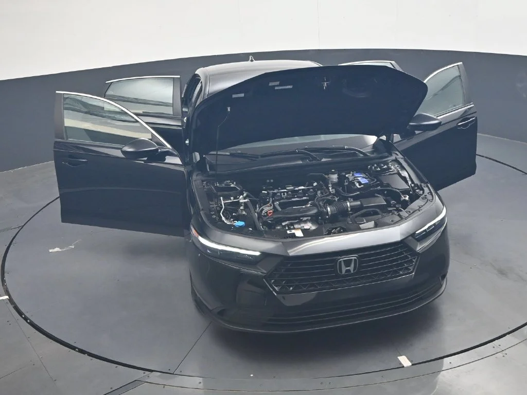Used 2025  Honda LX image 36