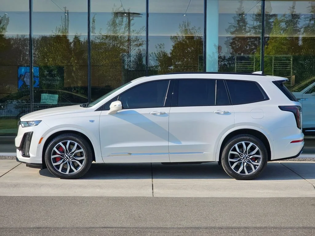 Certified Used 2023 CRYSTAL WHITE TRICOAT Cadillac AWD Sport image 2