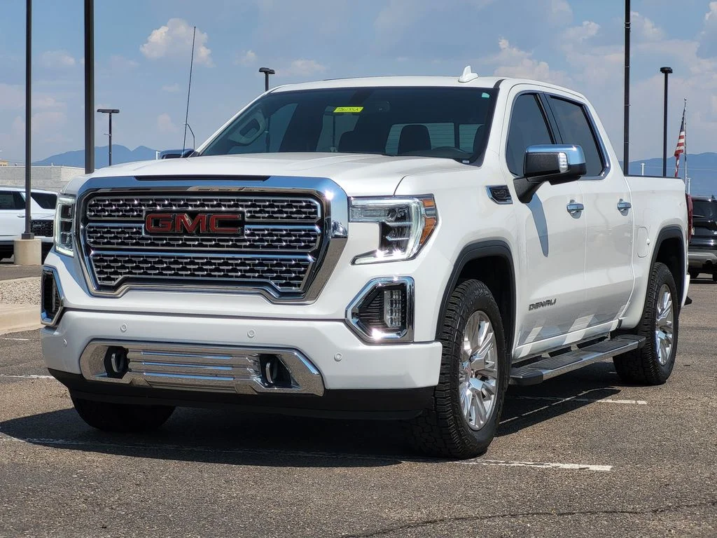 Used 2021 WHITE FROST TRICOAT GMC Denali image 4