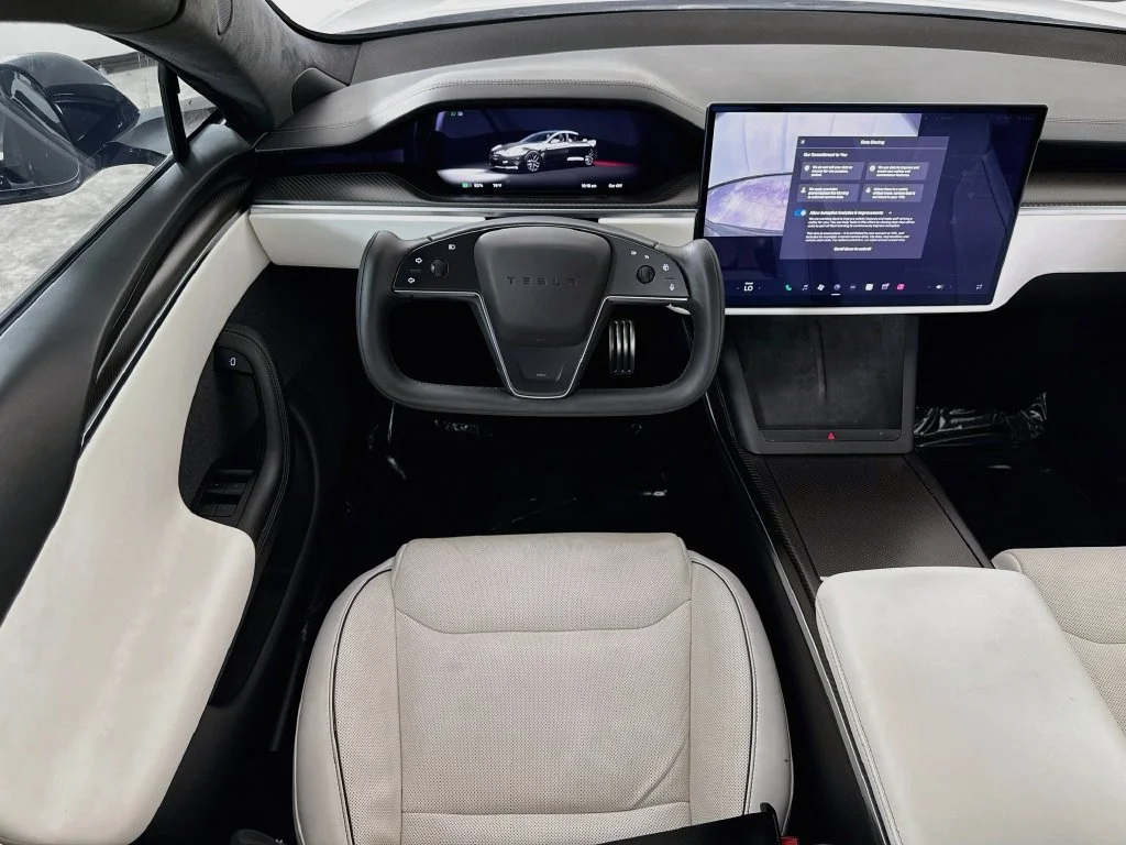 Used 2022 Black Tesla Plaid image 23