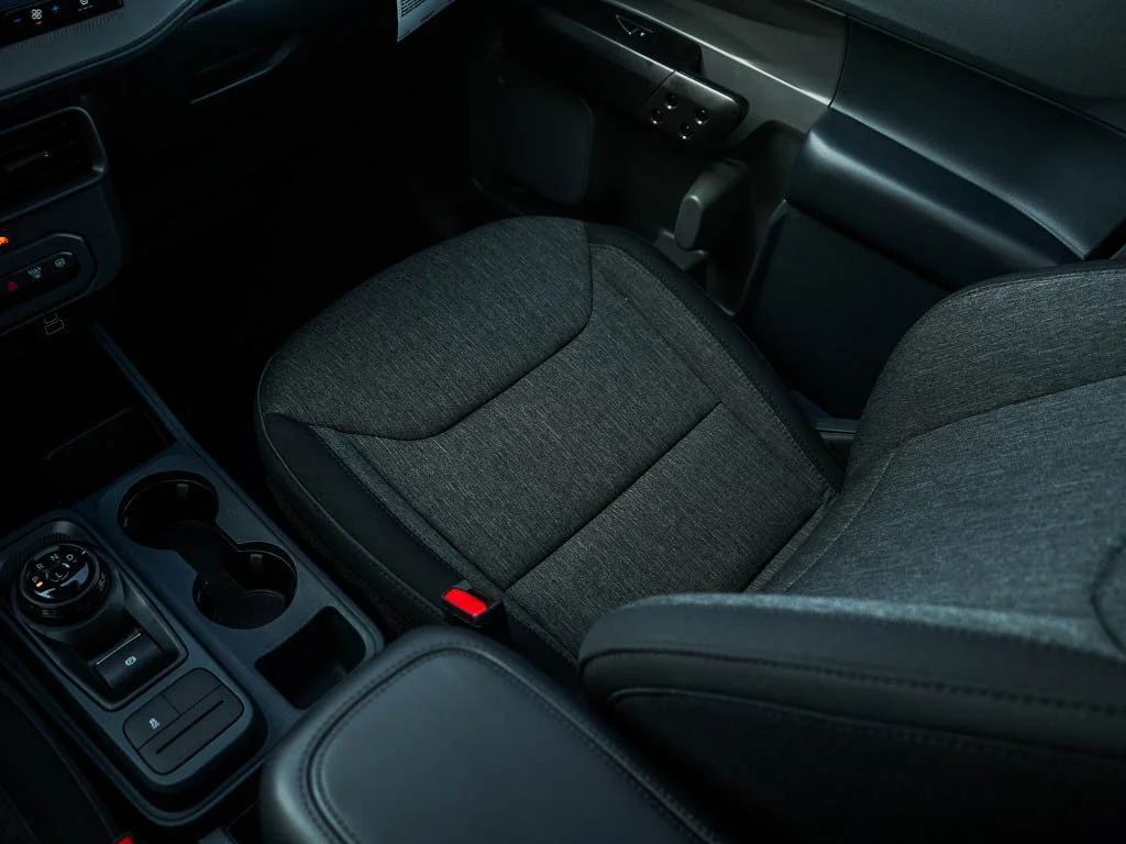 New 2026 Carbonized Gray Metallic Ford XLT image 23