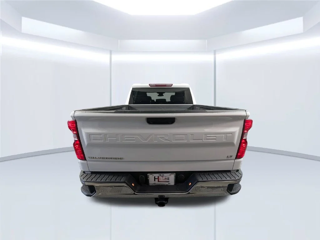 Used 2023 White Chevrolet LT image 9