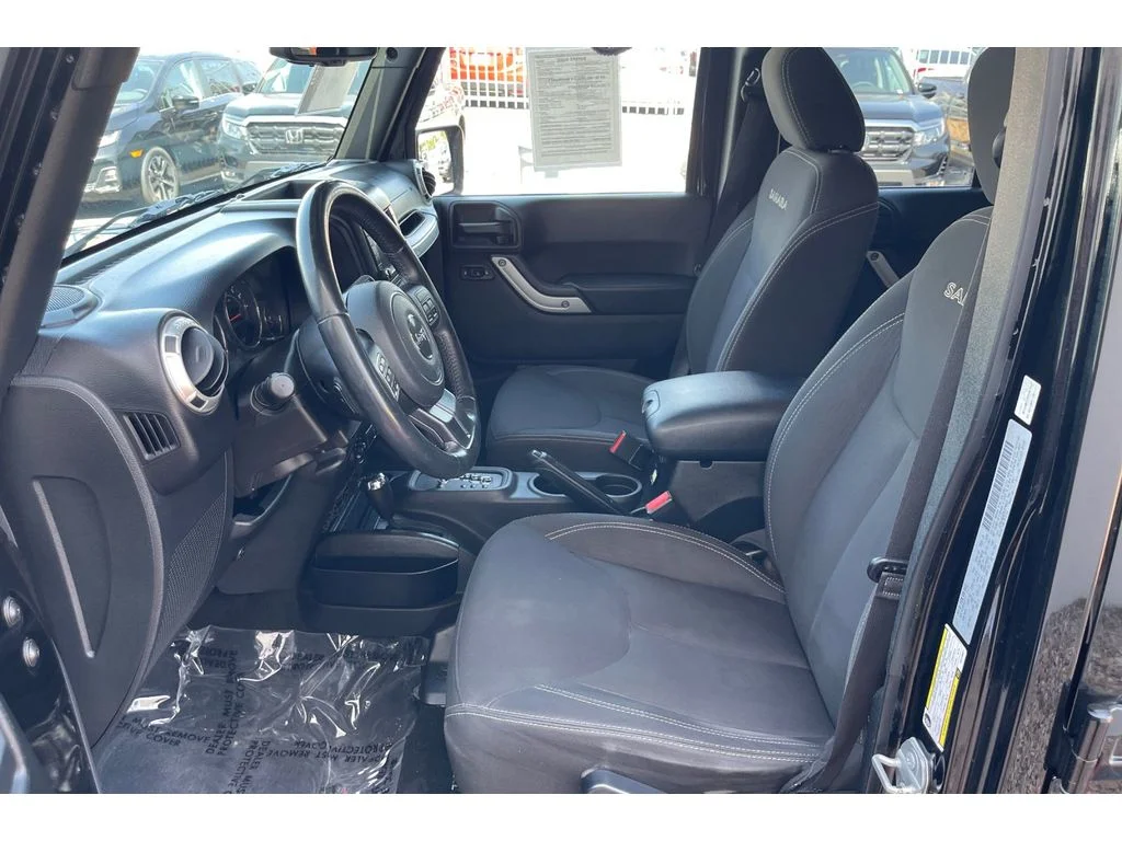Used 2017 Black Clearcoat Jeep Sahara image 10