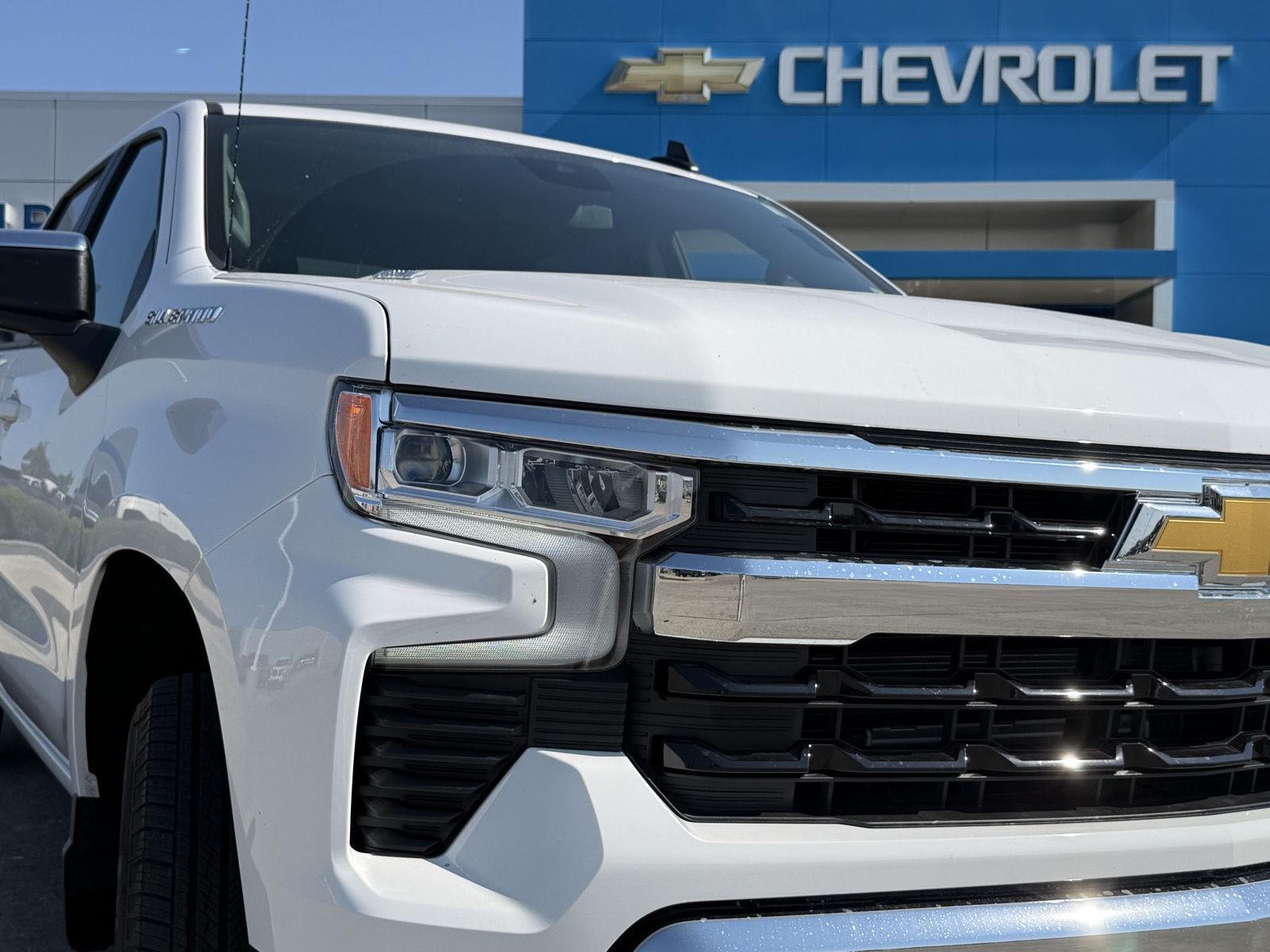 Used 2026 Summit White Chevrolet LT (2FL) image 17