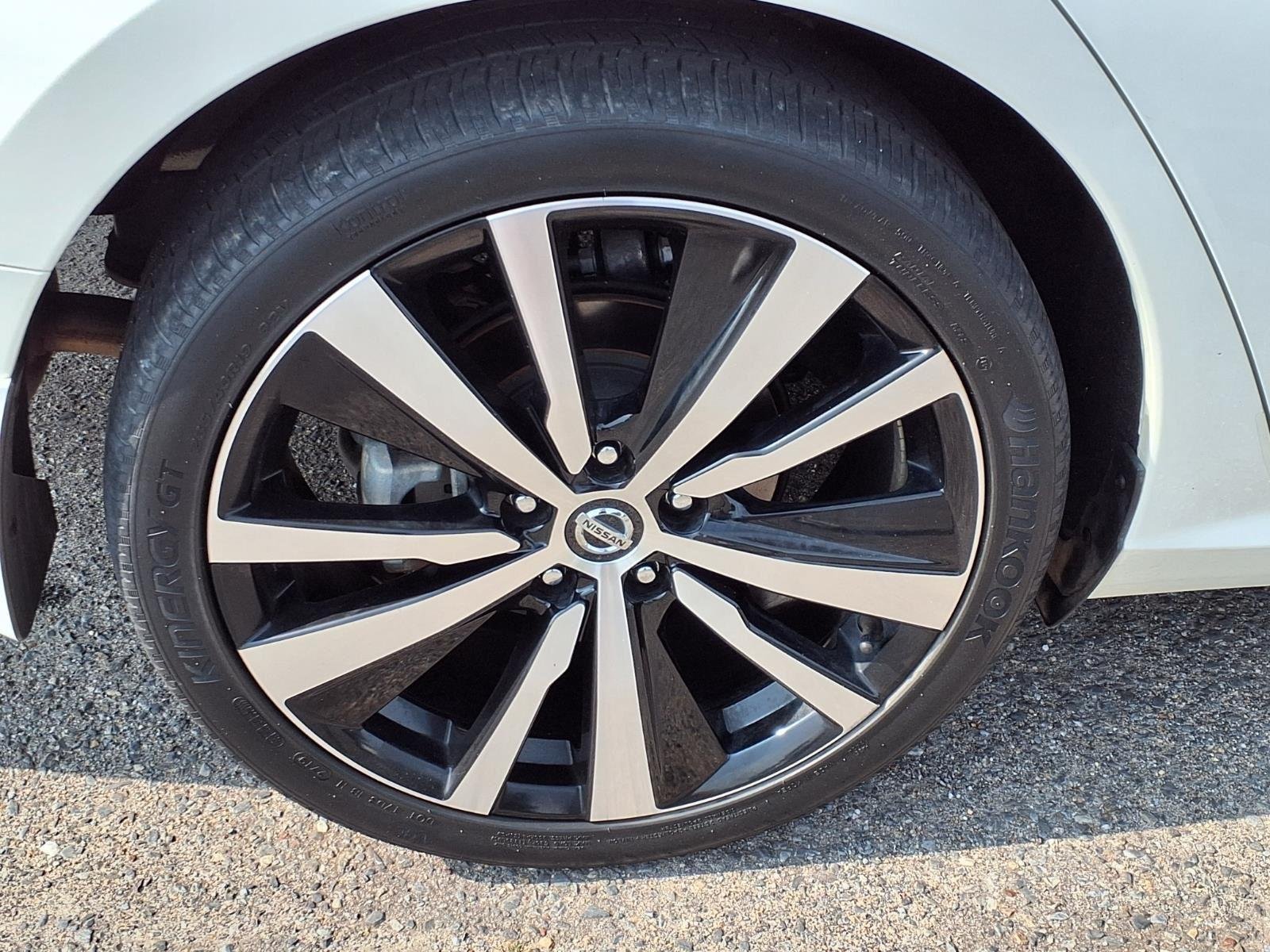 Used 2020 Pearl White Tricoat Nissan 2.0 Platinum image 13