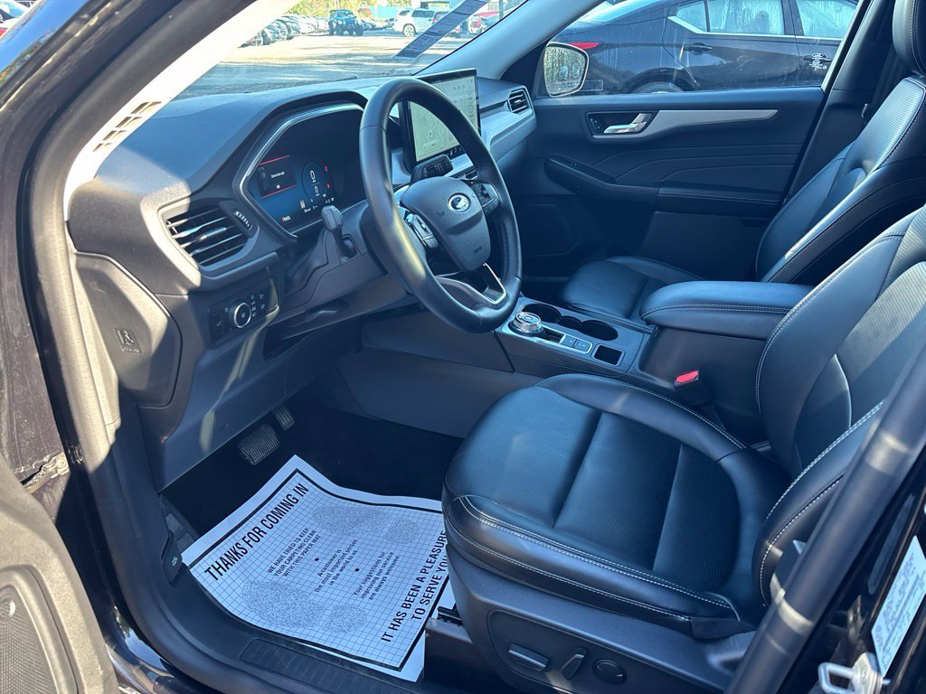 Used 2025 Black Ford Platinum image 9