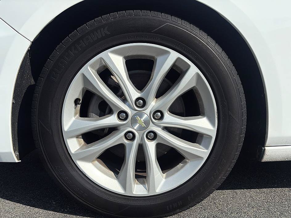 Used 2017 Summit White Chevrolet LT image 12