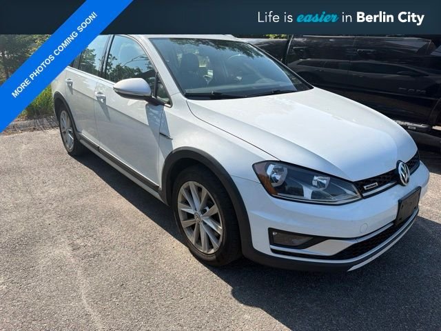 Used 2017 Pure White Volkswagen TSI S image 1