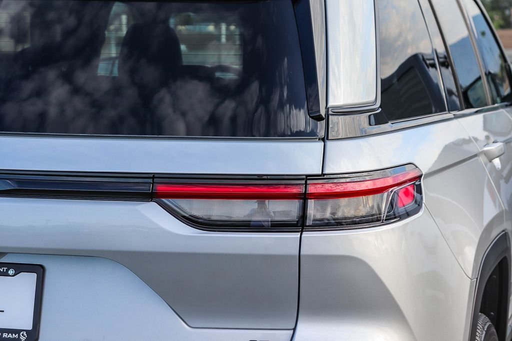 New 2026 Silver Jeep 85th Anniversary Edition image 10