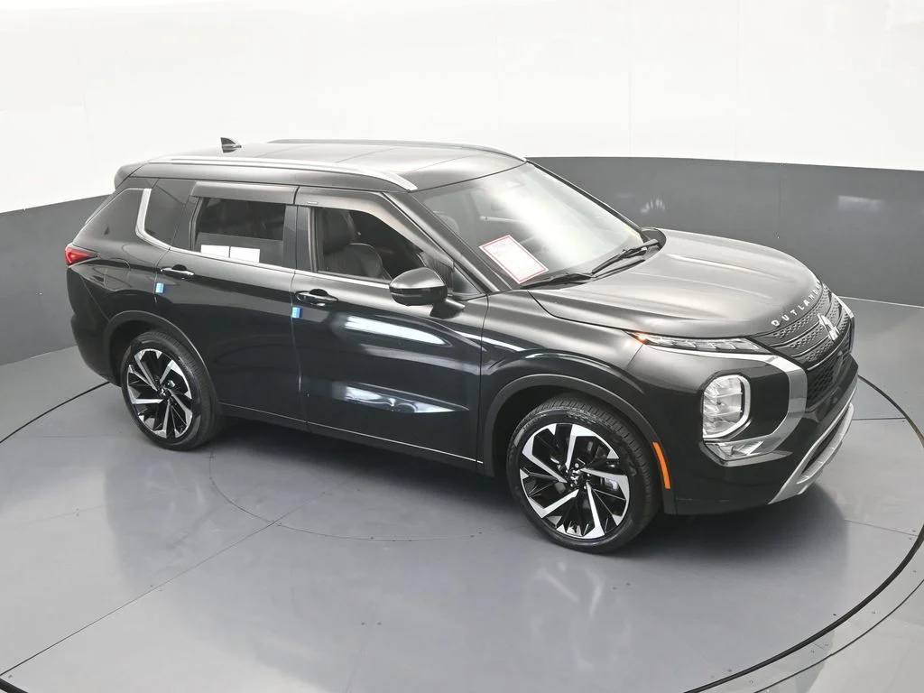 Used 2022 Black Mitsubishi SEL image 65