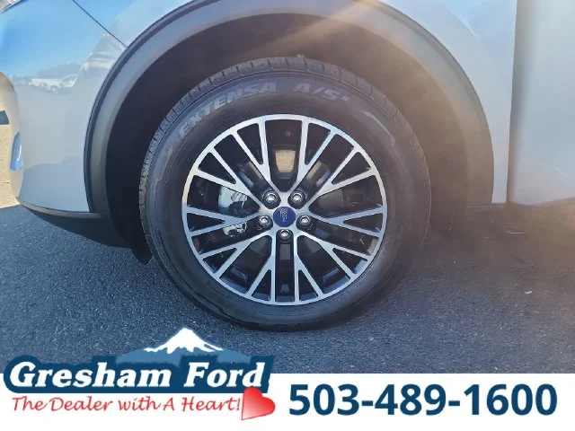 Used 2022 Blue Ford SE image 34