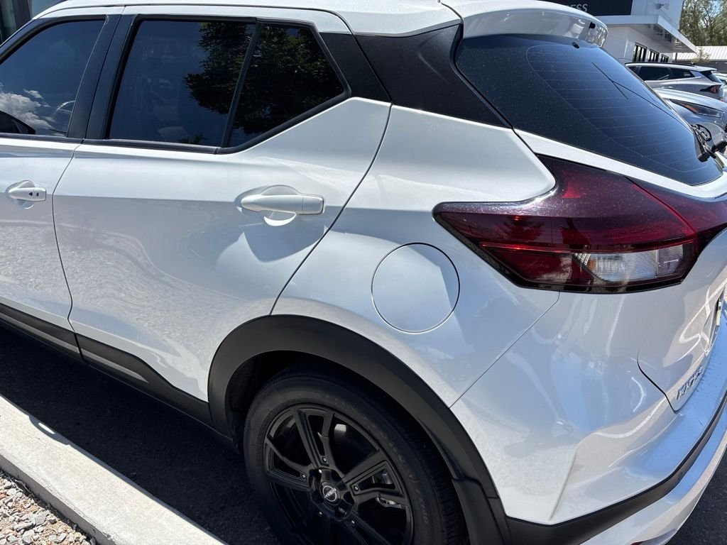 Used 2023 White Nissan SR image 20