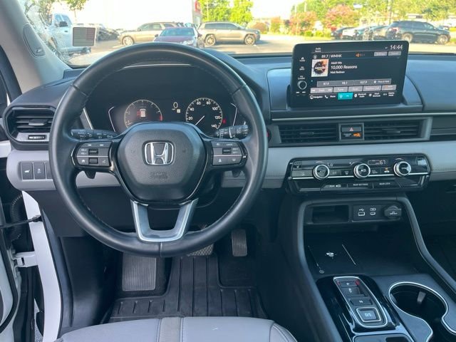 Used 2025  Honda  image 18