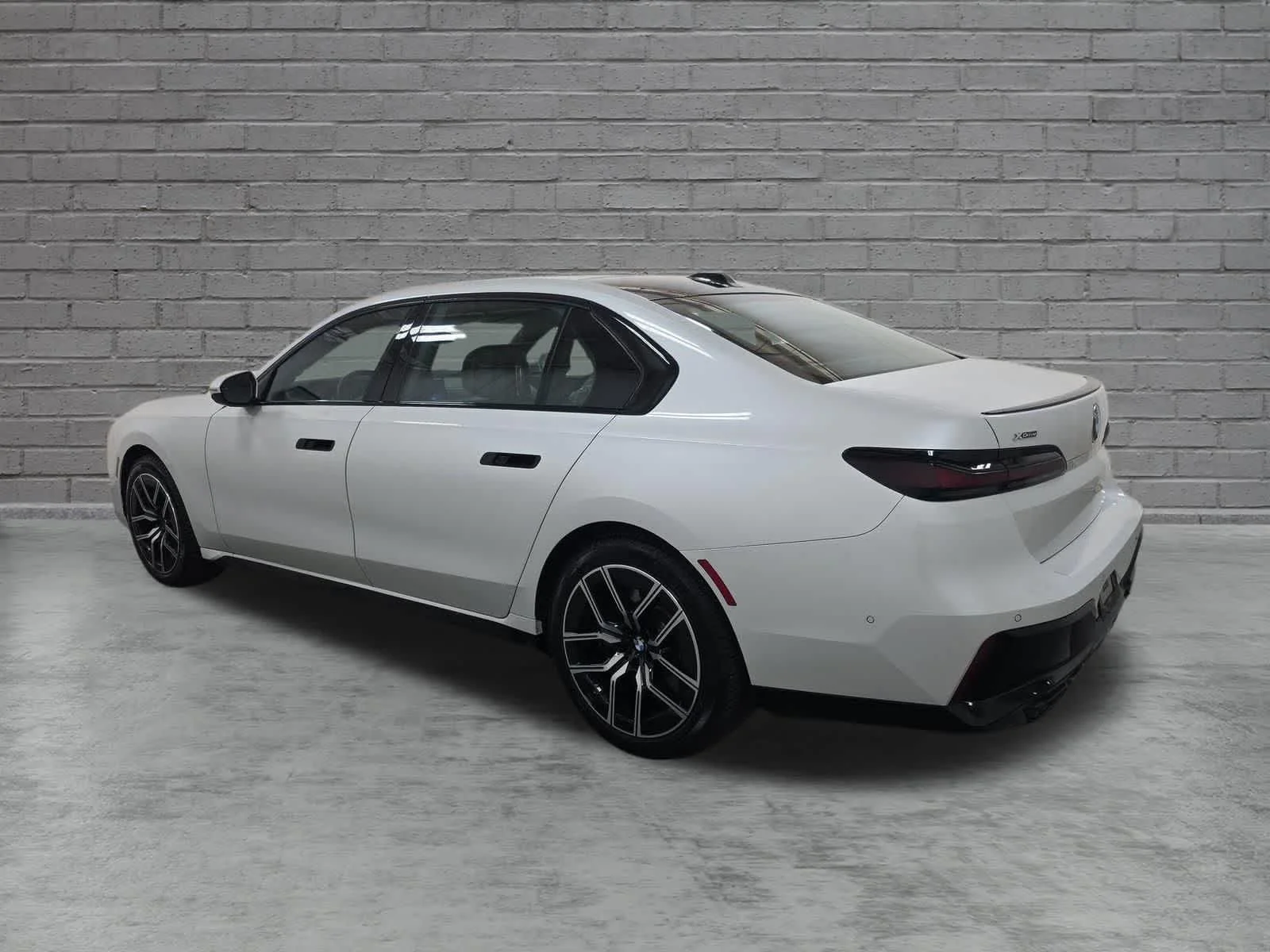 Certified Used 2024 Alpine White BMW xDrive40 image 7