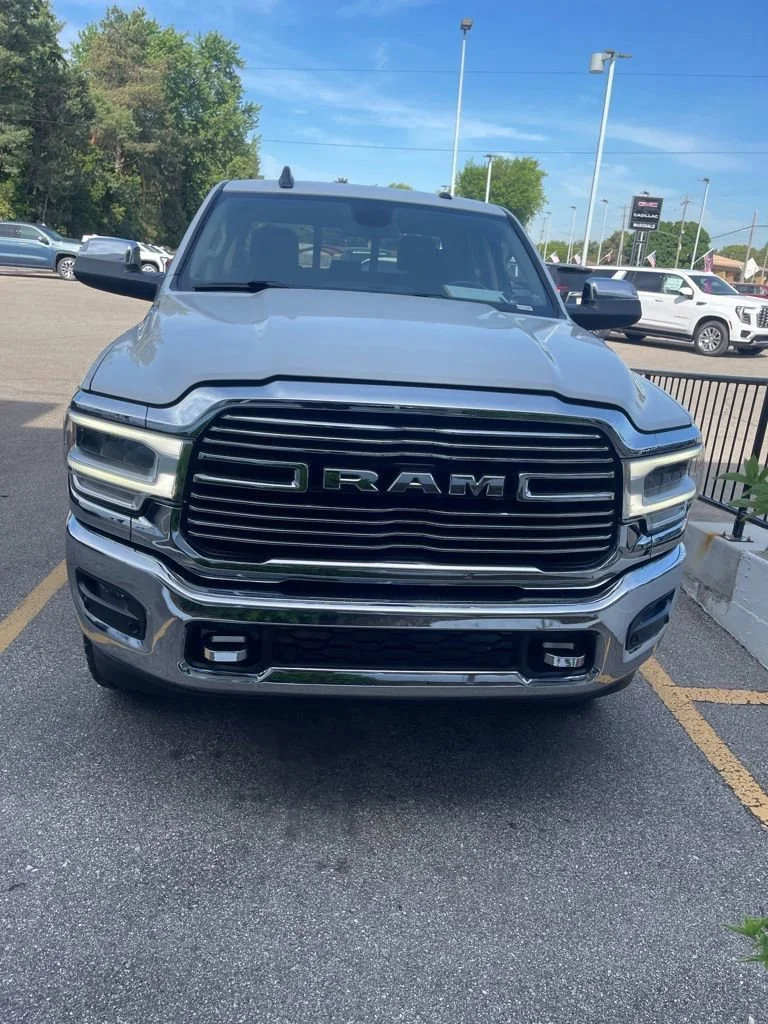 Used 2022 White Ram Laramie image 4