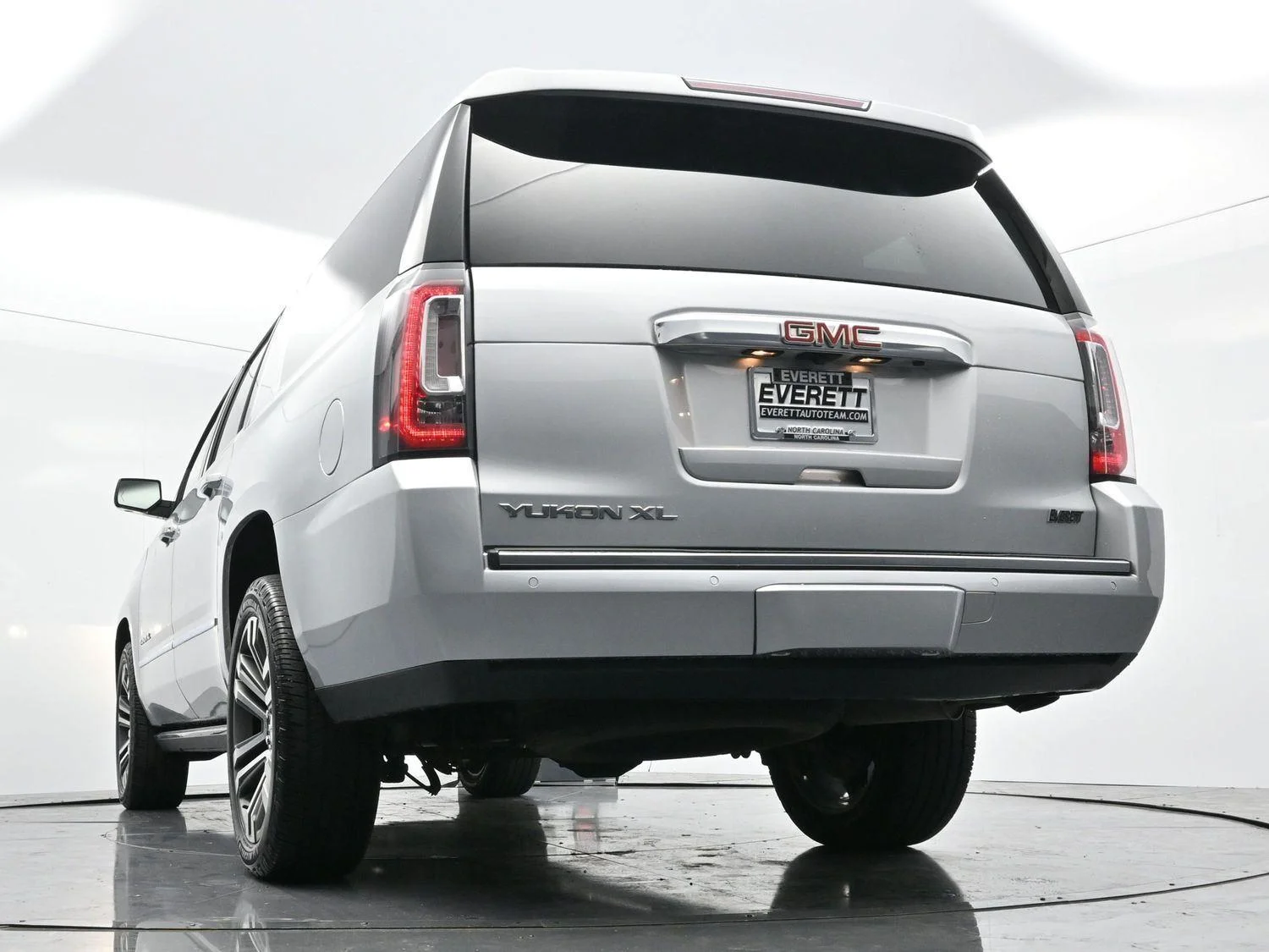 Used 2019 QUICKSILVER METALLIC GMC Denali image 51