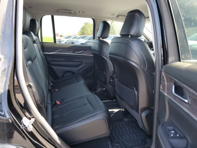 Used 2023 Black Jeep Limited image 22