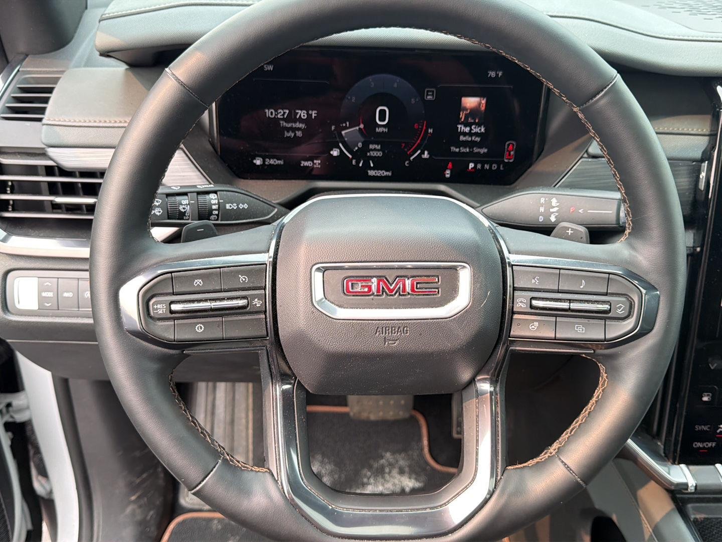 Used 2025 Summit White GMC AWD AT4 image 14