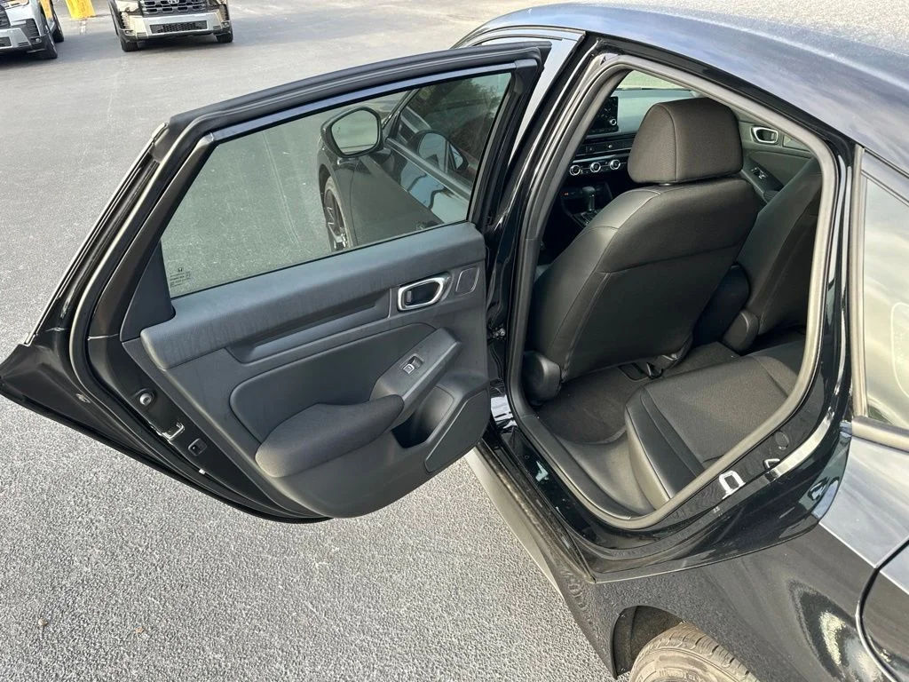 2026 Honda Civic Hatchback Sport - Photo 11