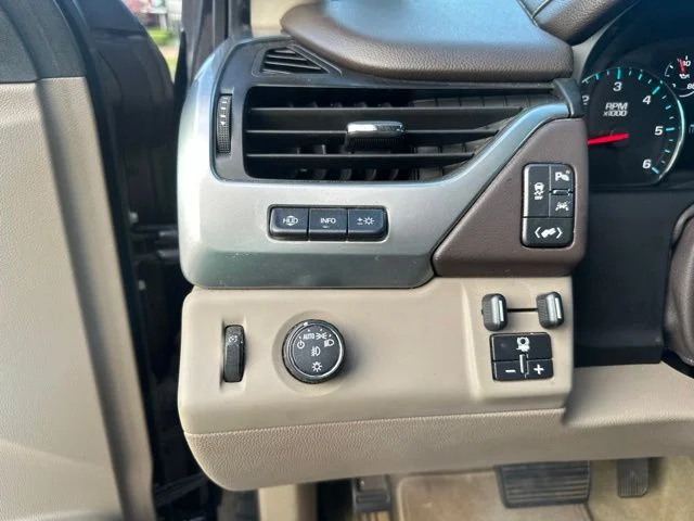 Used 2018 Gray Chevrolet Premier image 19