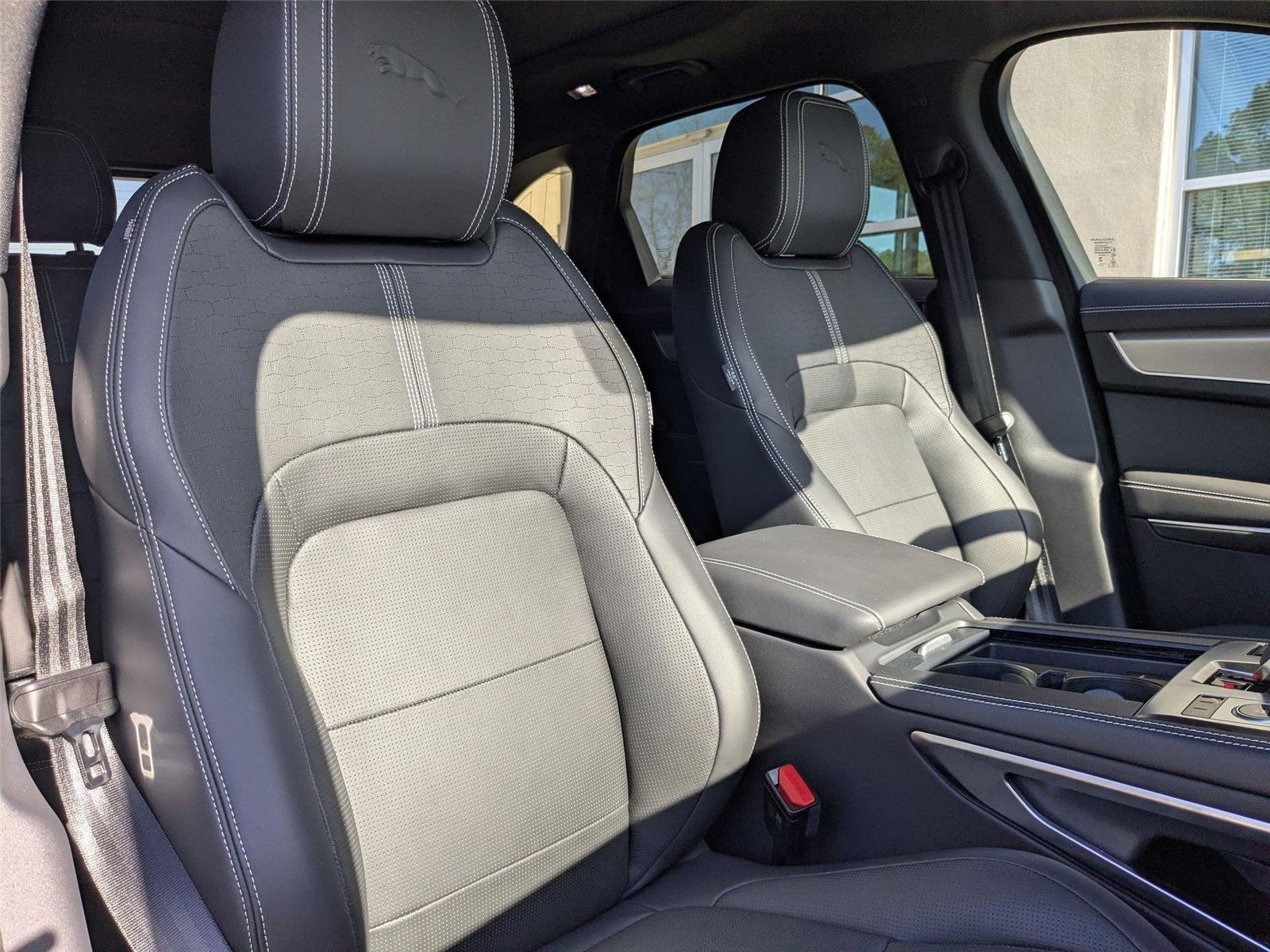 New 2026 Santorini Black Metallic Jaguar R-Dynamic S image 29