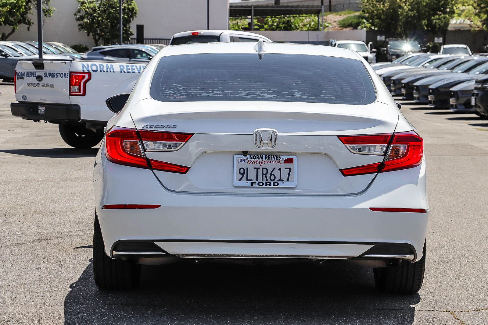 Used 2020 Platinum White Pearl Honda LX image 8