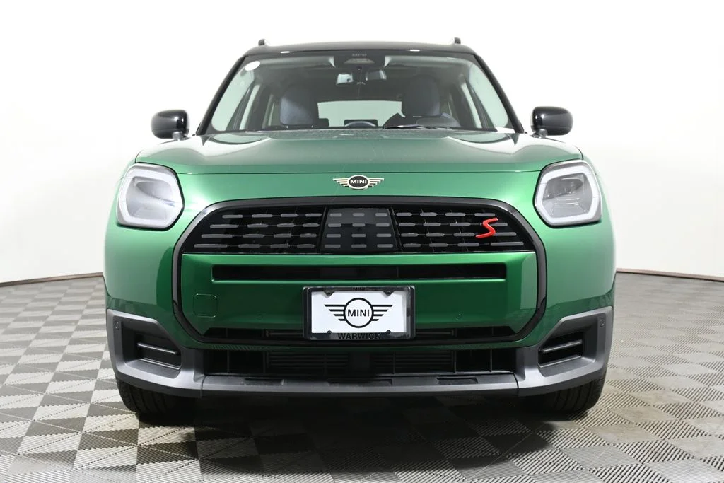 Used 2025 Green MINI  image 9