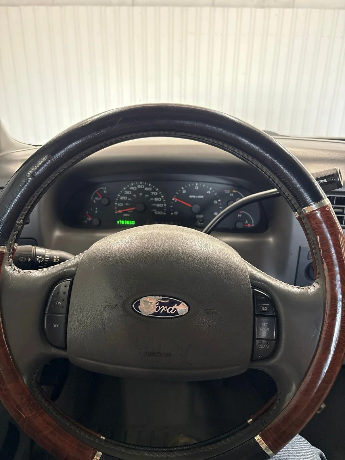 Used 2003 Gray Ford Lariat image 10