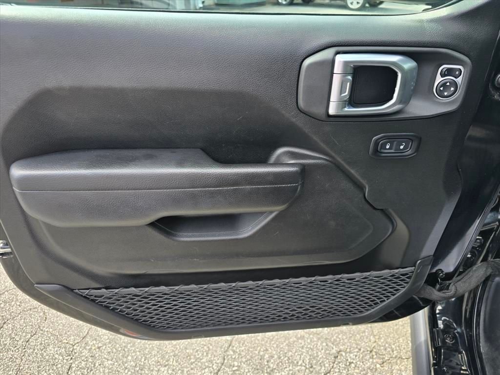 Used 2025 Black Jeep Rubicon image 9