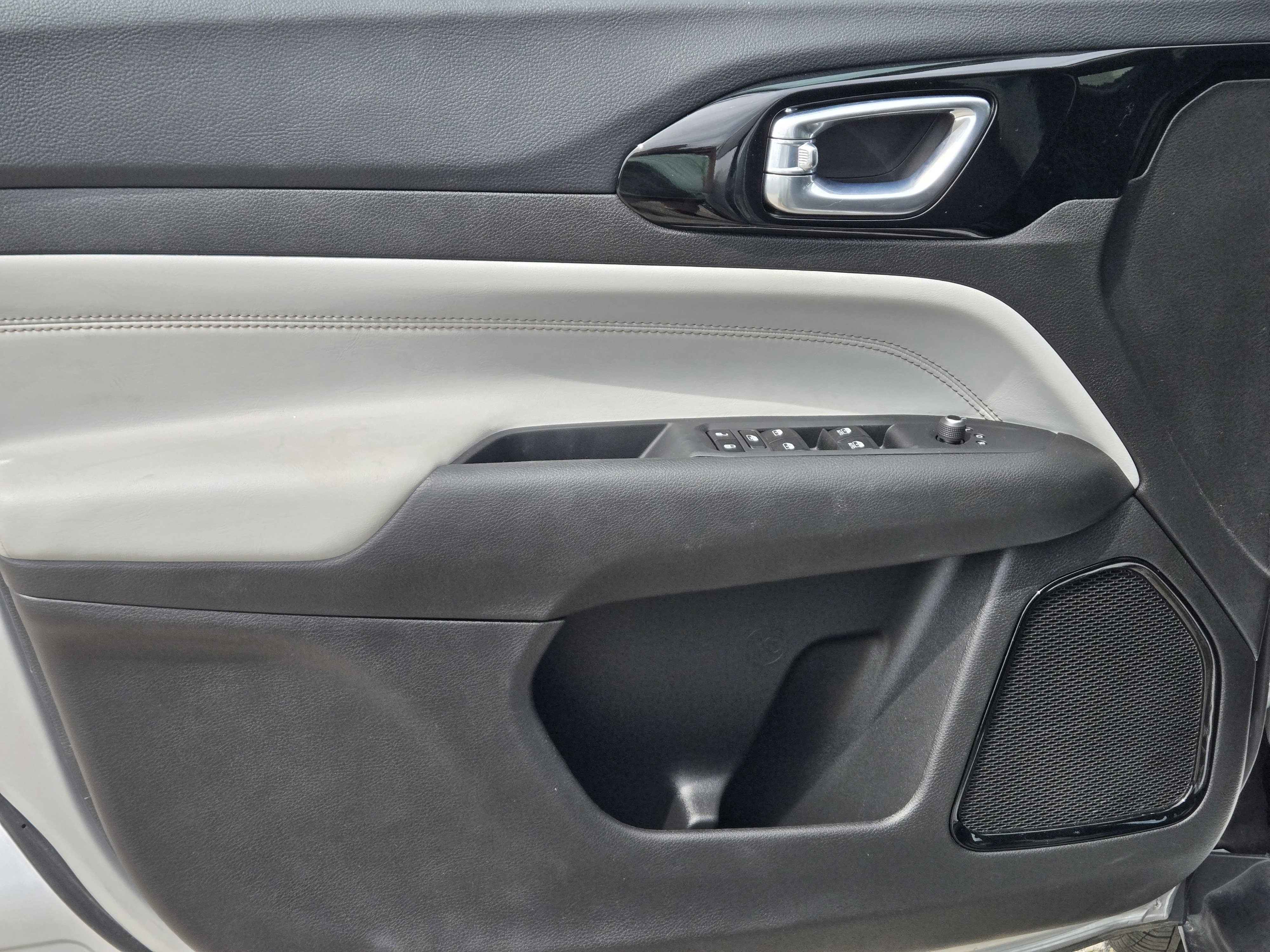 2025 Jeep Compass Limited - Photo 13