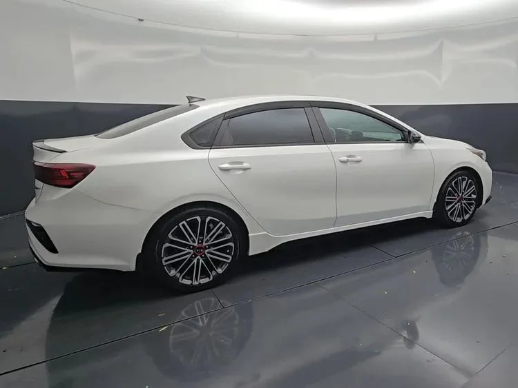 Used 2021  Kia GT Sedan 4D image 15