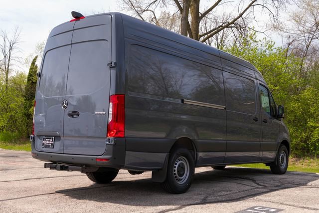 New 2026 Graphite Gray Mercedes-Benz Cargo 170 WB image 39