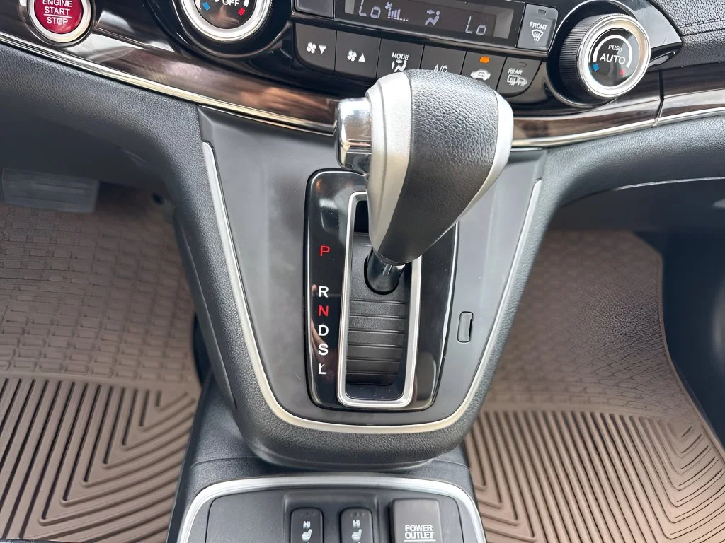 Used 2016  Honda Touring image 14