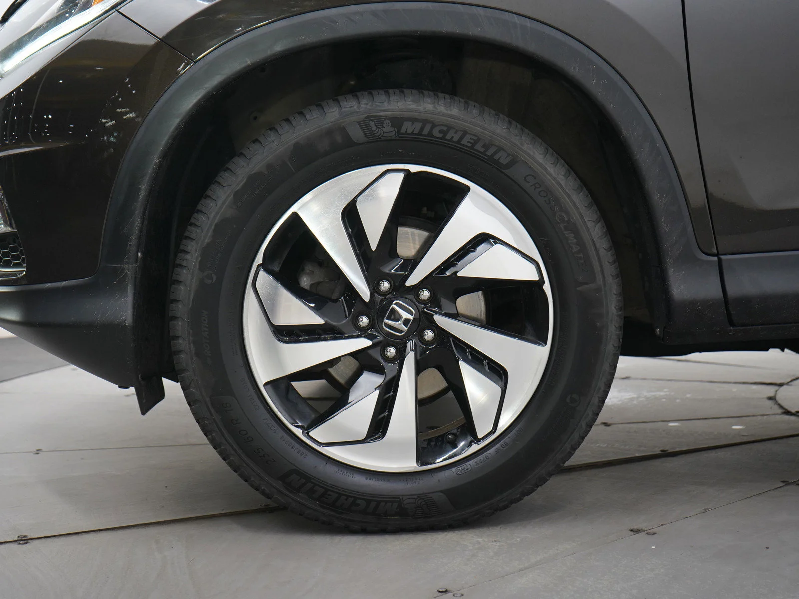 Used 2015 Black Honda 4D WAGON TOURING 4WD image 29