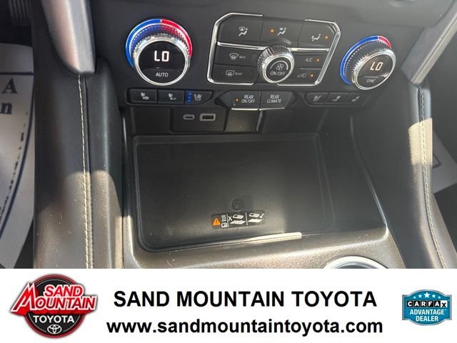 Used 2023 White GMC SLT image 22