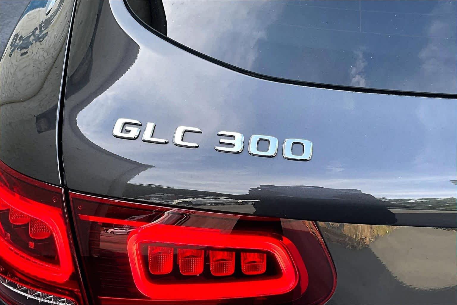 Used 2022 Graphite Grey Metallic Mercedes-Benz GLC 300 image 10