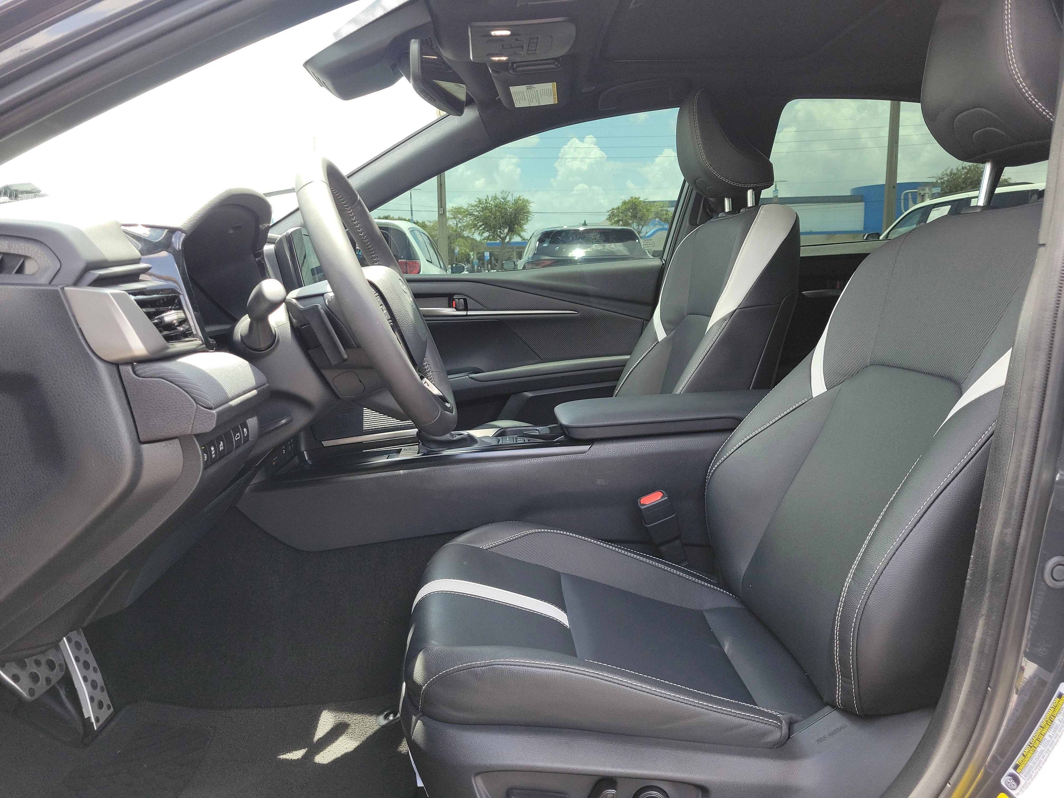 Used 2025 Underground Toyota LE image 14