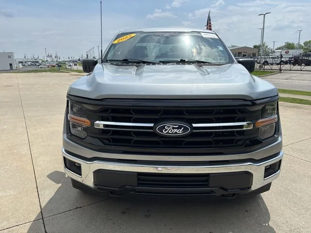 Certified Used 2025 Iconic Silver Metallic Ford XLT image 4