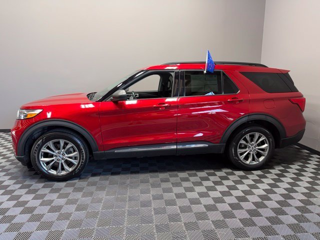 Certified Used 2023 Rapid Red Metallic Tinted Clearcoat Ford XLT image 6
