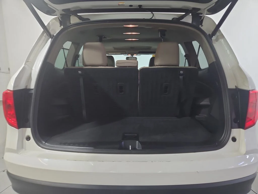 Used 2017 White Honda EX-L image 22