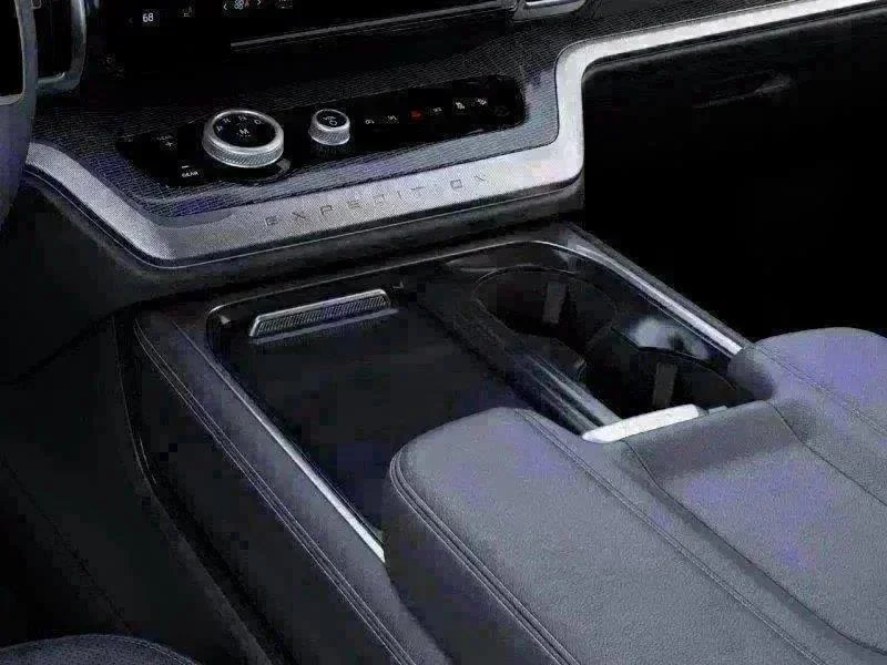 New 2027 Star White Ford Platinum image 28