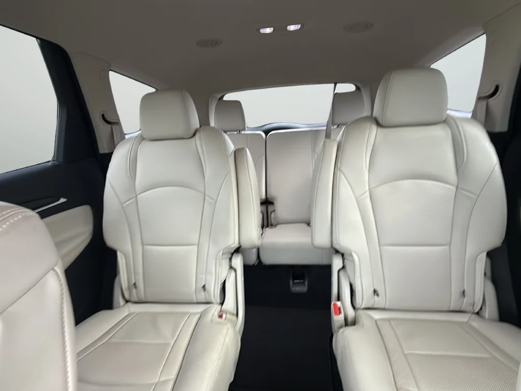 Used 2023 White Buick Essence image 27