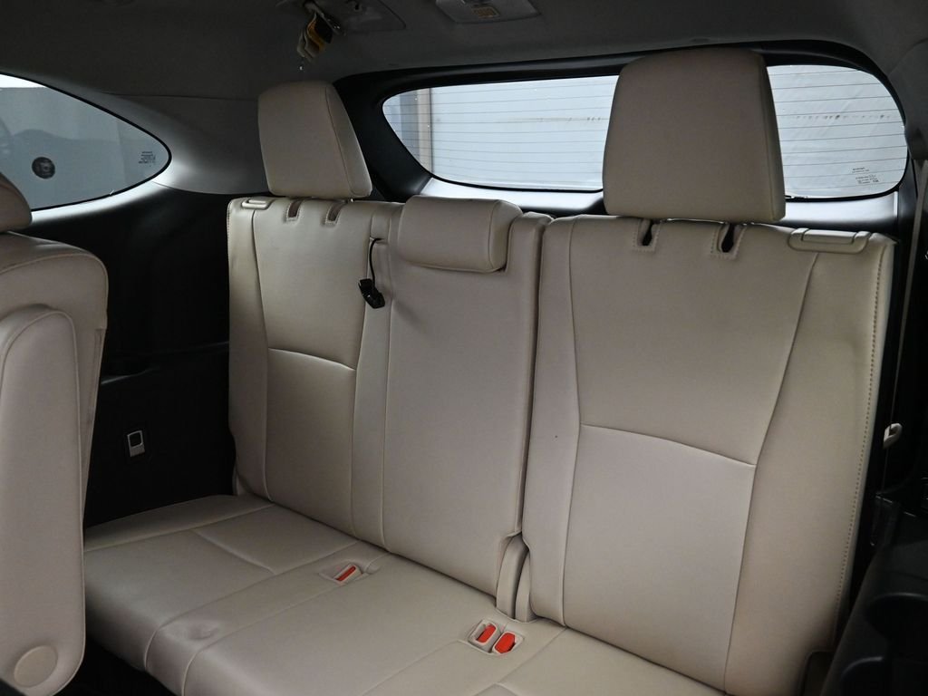 Used 2022  Toyota Limited image 32