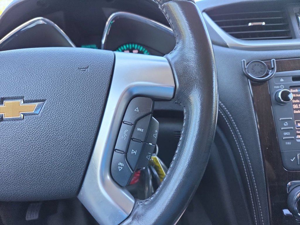 Used 2015 Red Chevrolet LT image 26
