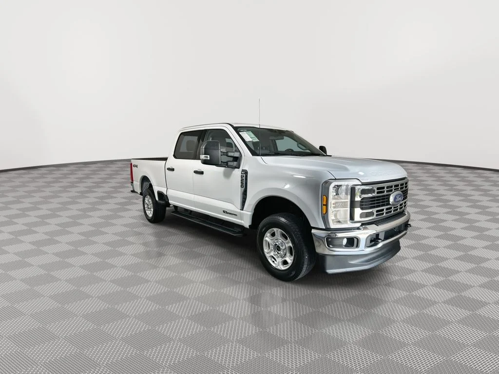 Used 2025 White Ford XLT image 2