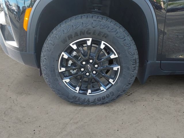 Used 2026 Black Chevrolet Z71 image 9