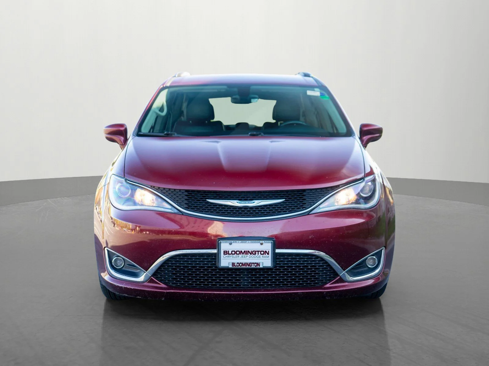 Used 2018 Chrysler Pacifica Touring L with VIN 2C4RC1BG8JR290400 for sale in Minneapolis, Minnesota