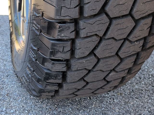 Used 2019 Red Nissan PRO-4X image 12