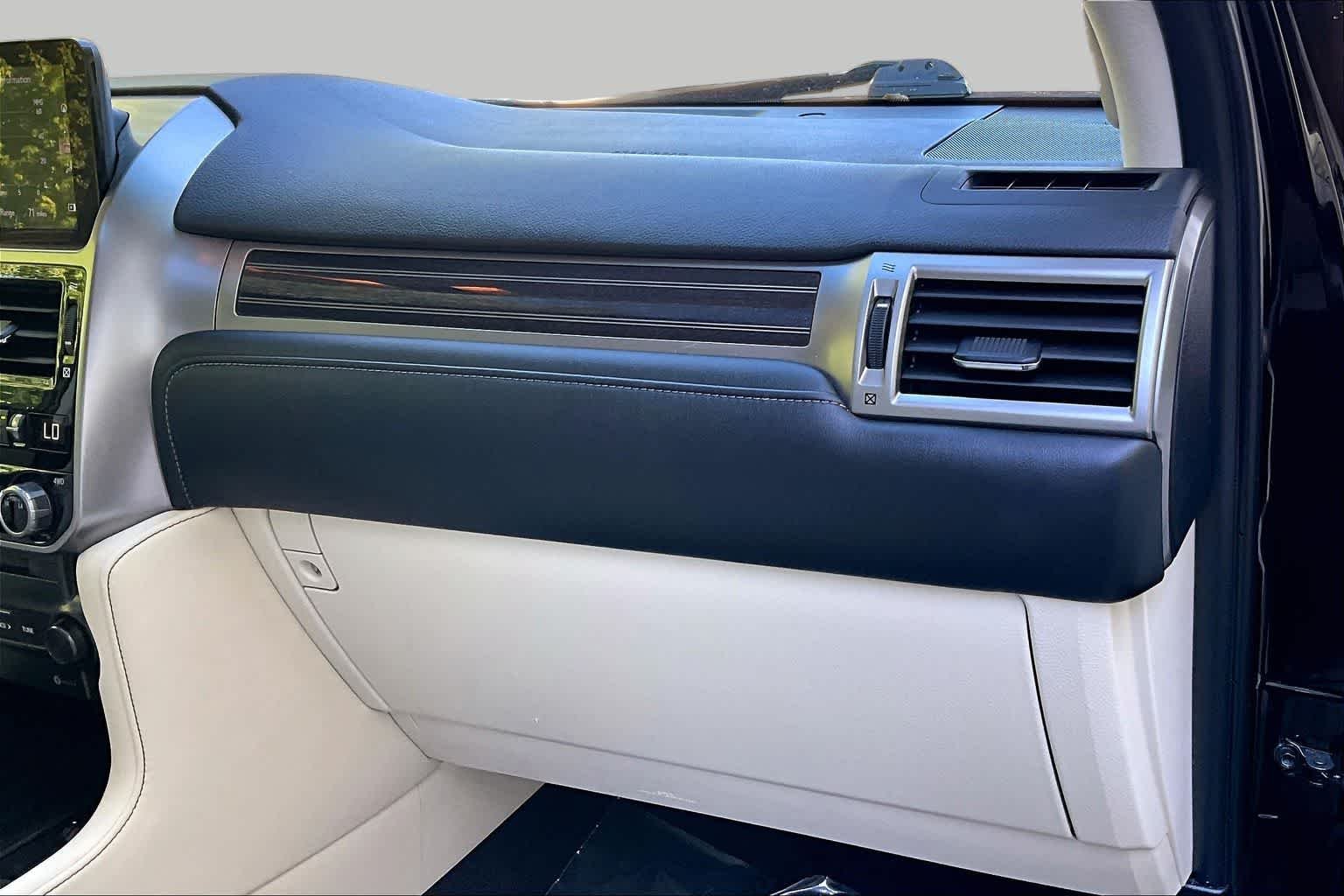 2023 Lexus GX PREMIUM - Photo 18