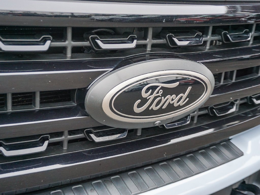 Used 2024 Gray Metallic Ford Lariat image 12